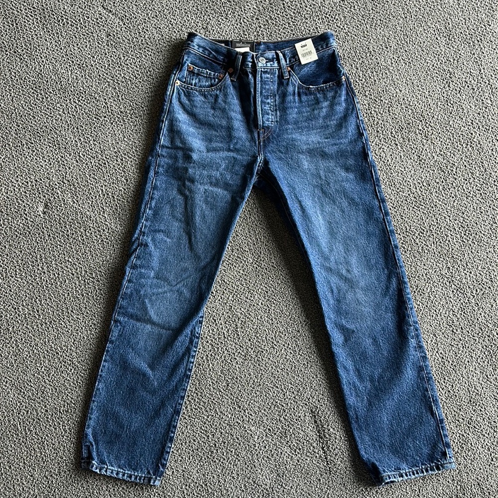 NWT Levi’s 501 Original Cropped Straight Leg Jean